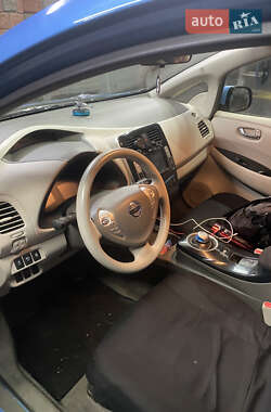 Хэтчбек Nissan Leaf 2012 в Ровно