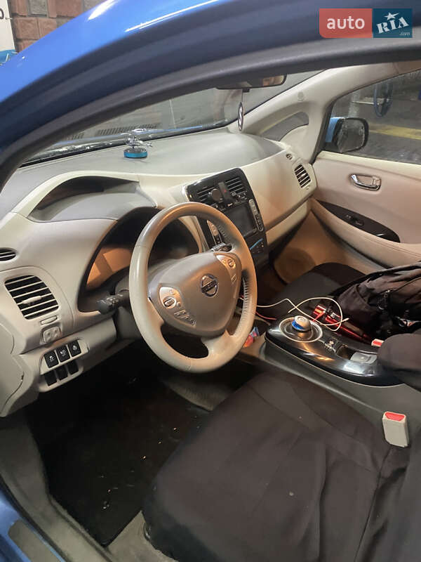 Хэтчбек Nissan Leaf 2012 в Ровно фото 10 Хэтчбек Nissan Leaf 2012 в Ровно