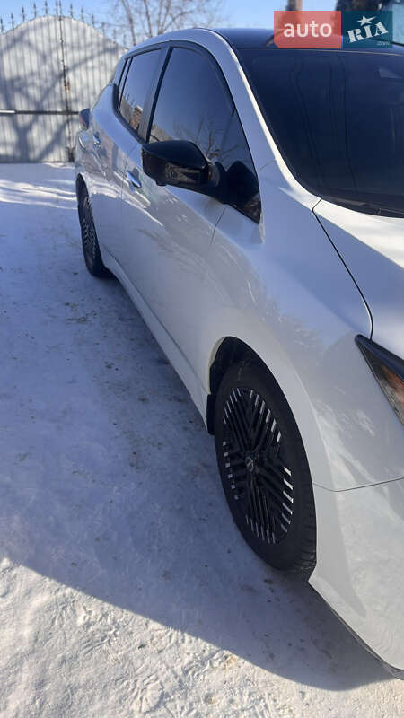 Хетчбек Nissan Leaf 2024 в Вінниці фото 4 Хетчбек Nissan Leaf 2024 в Вінниці