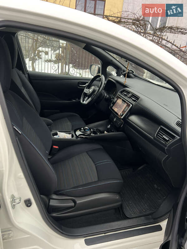 Хетчбек Nissan Leaf 2020 в Самборі