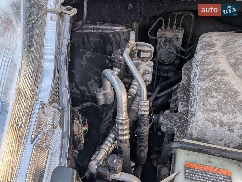 Хетчбек Nissan Leaf 2013 в Дрогобичі