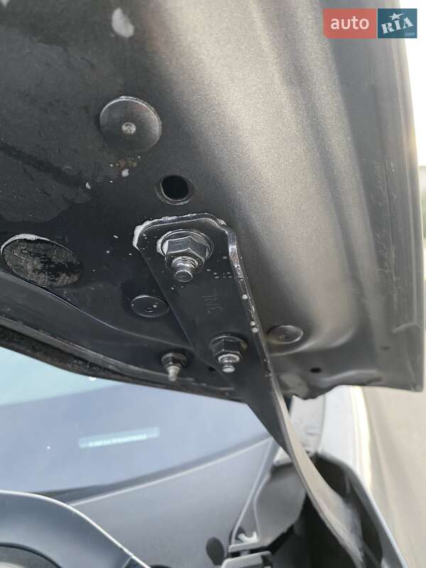 Хетчбек Nissan Leaf 2015 в Дніпрі