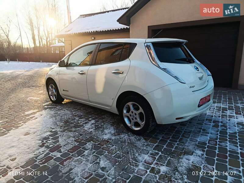 Хетчбек Nissan Leaf 2012 в Івано-Франківську