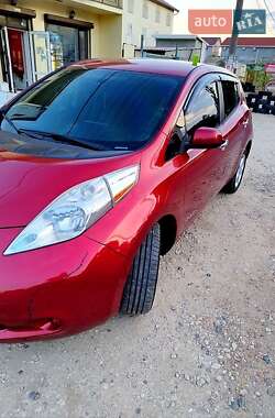 Хэтчбек Nissan Leaf 2015 в Одессе