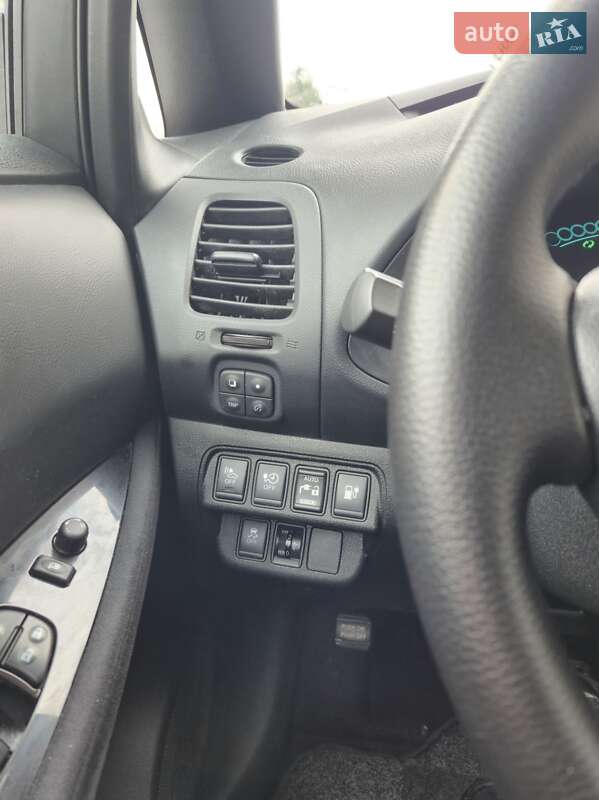 Хэтчбек Nissan Leaf 2014 в Золочеве