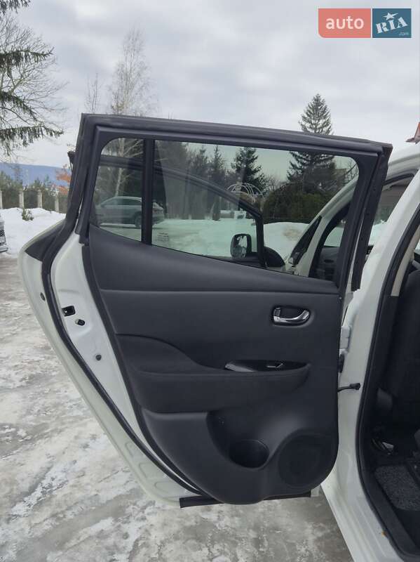 Хэтчбек Nissan Leaf 2014 в Золочеве