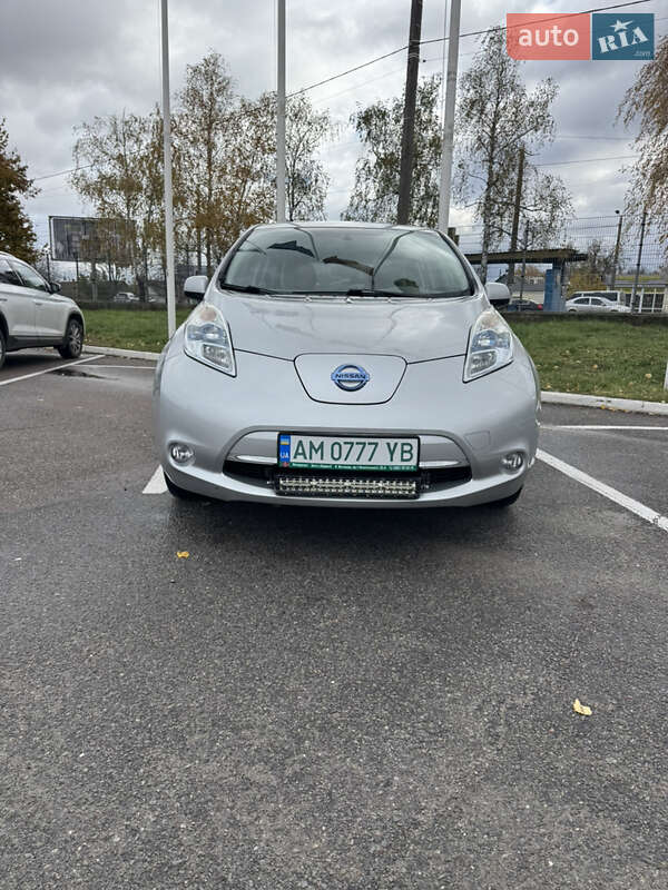 Хэтчбек Nissan Leaf 2012 в Житомире