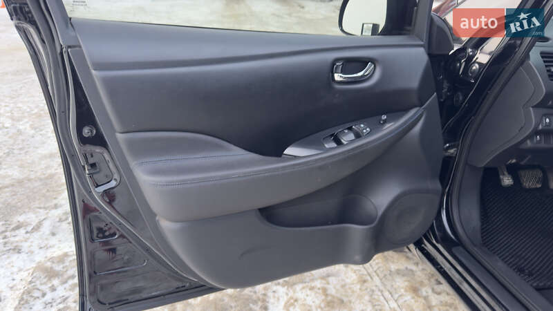 Хетчбек Nissan Leaf 2015 в Полтаві
