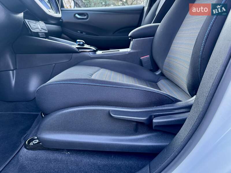 Хетчбек Nissan Leaf 2019 в Дрогобичі