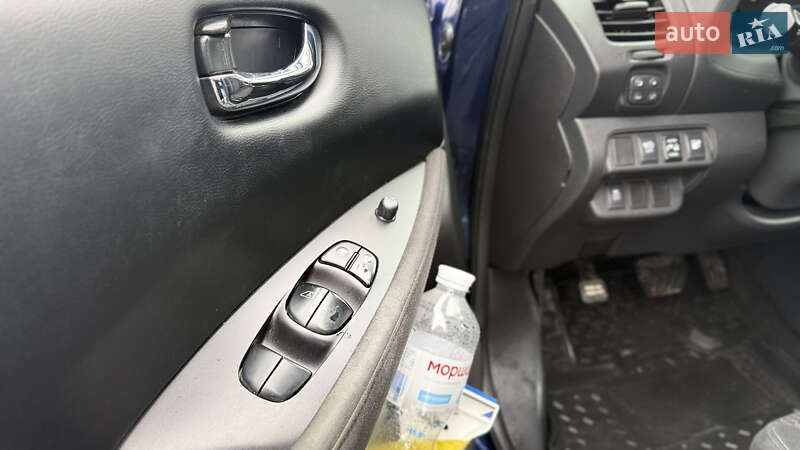 Хэтчбек Nissan Leaf 2017 в Тернополе