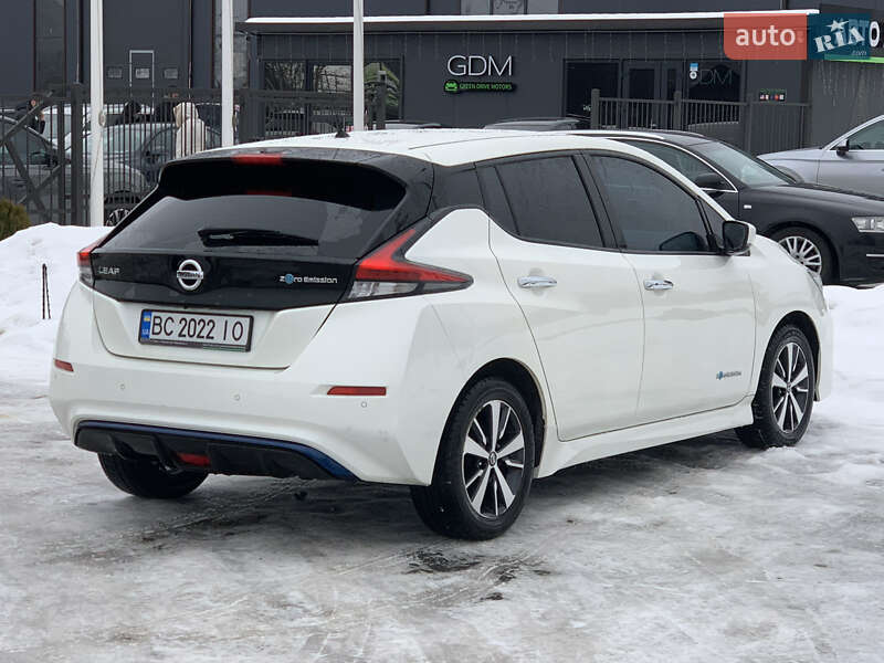 Хэтчбек Nissan Leaf 2018 в Львове