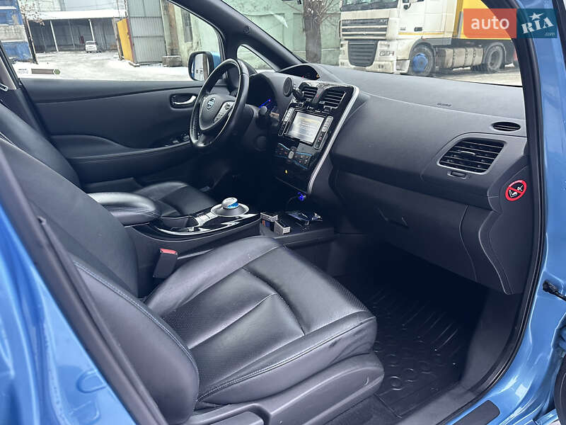 Хэтчбек Nissan Leaf 2013 в Одессе