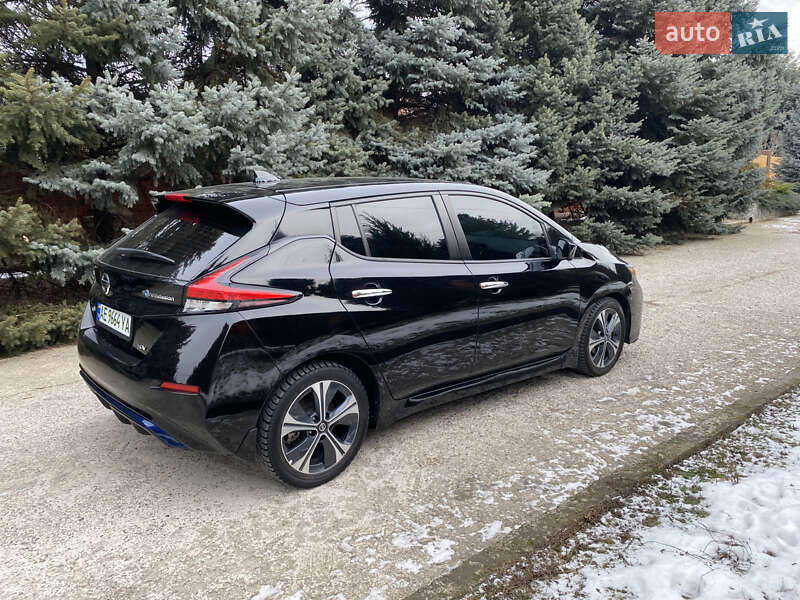 Хэтчбек Nissan Leaf 2022 в Днепре