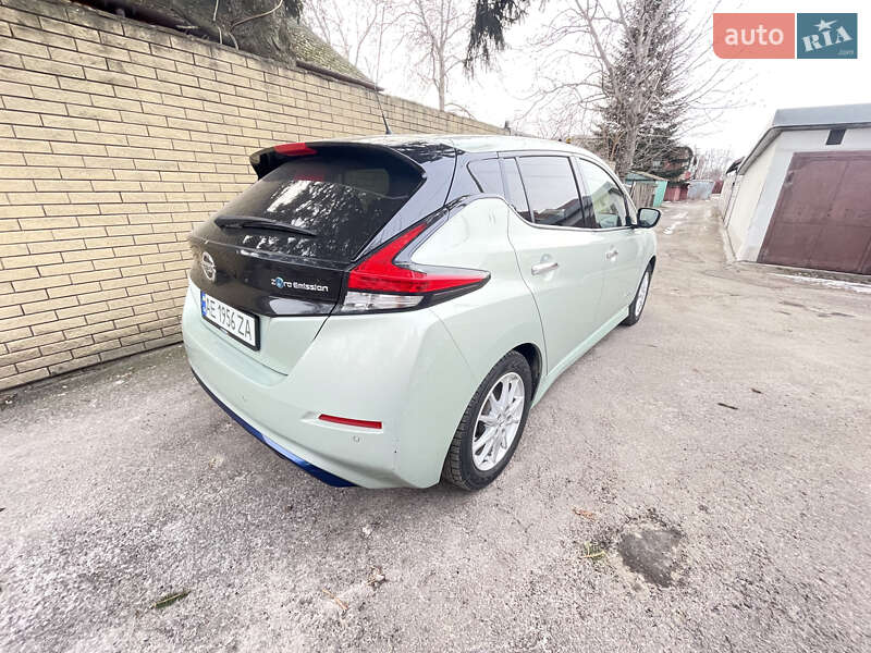 Хэтчбек Nissan Leaf 2018 в Днепре