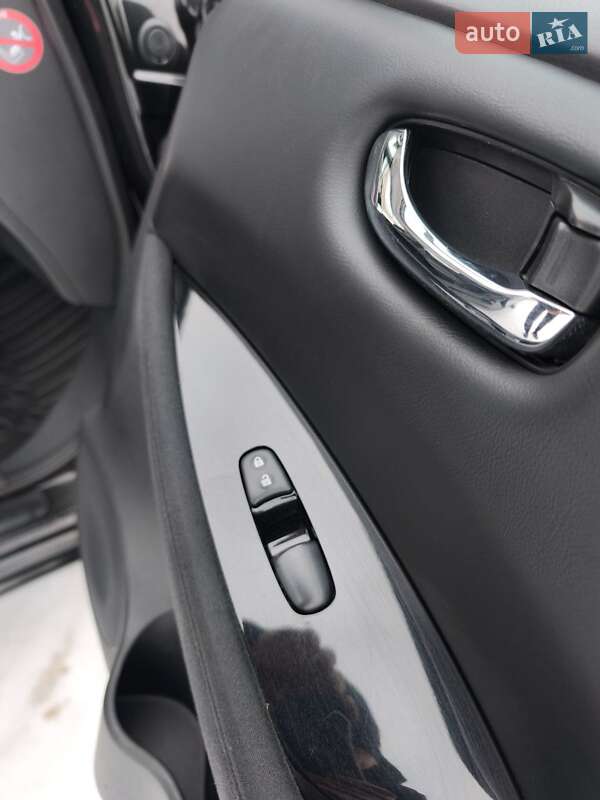 Хетчбек Nissan Leaf 2014 в Луцьку