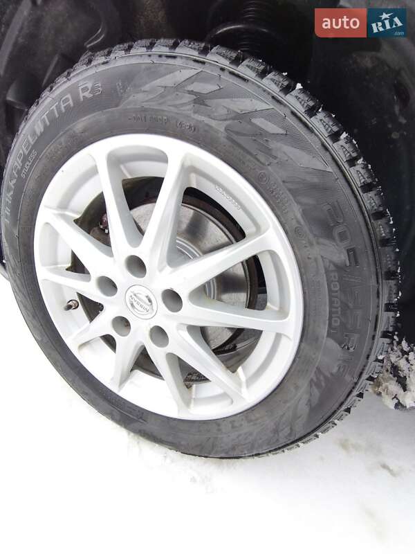 Хетчбек Nissan Leaf 2014 в Луцьку