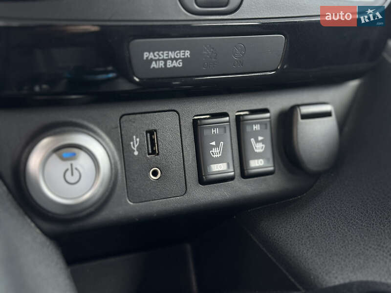 Хэтчбек Nissan Leaf 2019 в Киеве