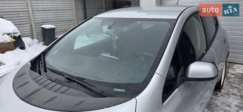 Хетчбек Nissan Leaf 2013 в Києві фото 7 Хетчбек Nissan Leaf 2013 в Києві