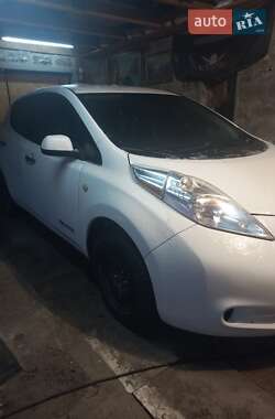 Хэтчбек Nissan Leaf 2015 в Желтых Водах