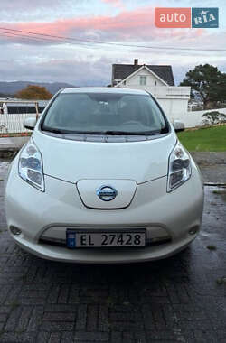 Хэтчбек Nissan Leaf 2012 в Стрые