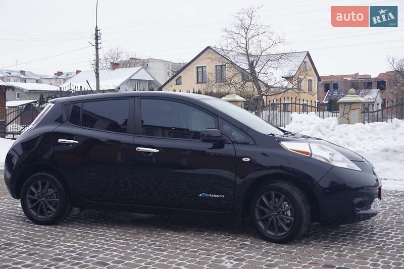 Хэтчбек Nissan Leaf 2013 в Самборе