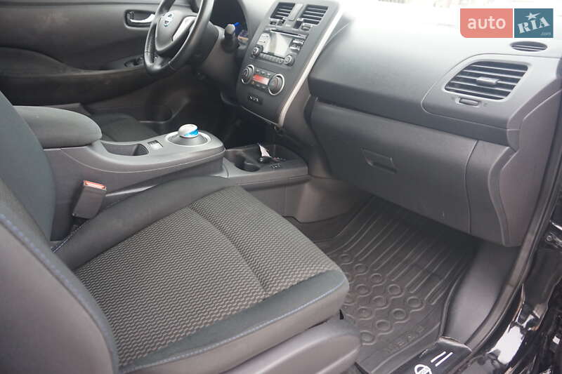 Хэтчбек Nissan Leaf 2013 в Самборе