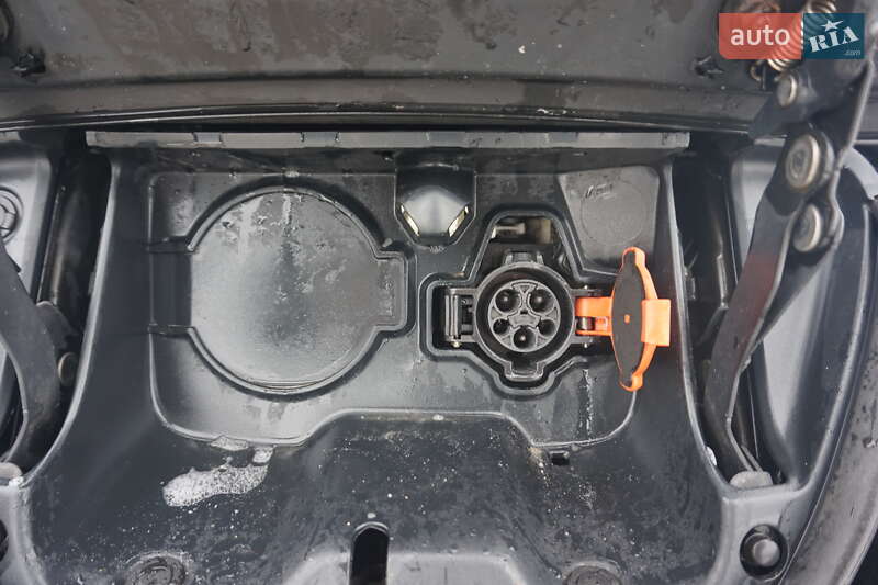 Хэтчбек Nissan Leaf 2013 в Самборе