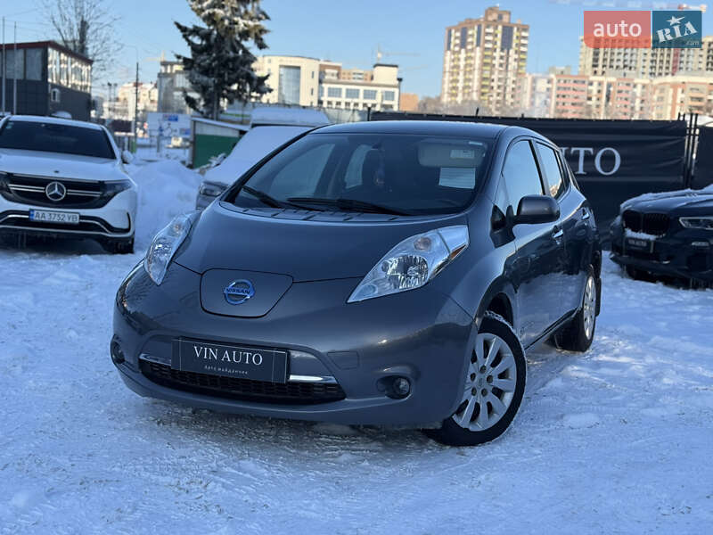 Хэтчбек Nissan Leaf 2015 в Тернополе фото Хэтчбек Nissan Leaf 2015 в Тернополе