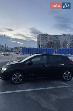 Хэтчбек Nissan Leaf 2018 в Каменец-Подольском