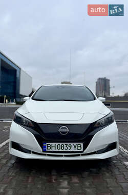 Хэтчбек Nissan Leaf 2022 в Одессе