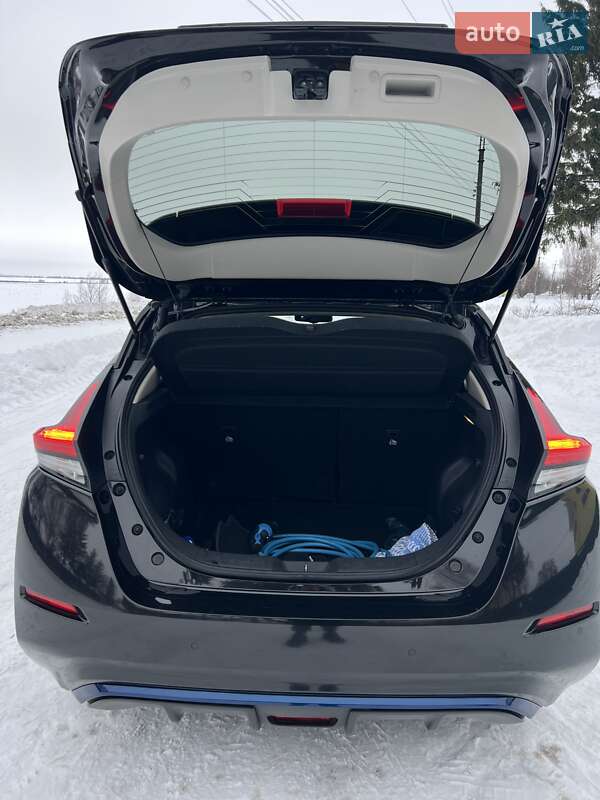 Хэтчбек Nissan Leaf 2021 в Попельне