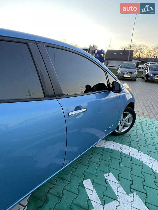 Хетчбек Nissan Leaf 2013 в Луцьку