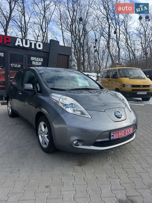 Хэтчбек Nissan Leaf 2015 в Черновцах