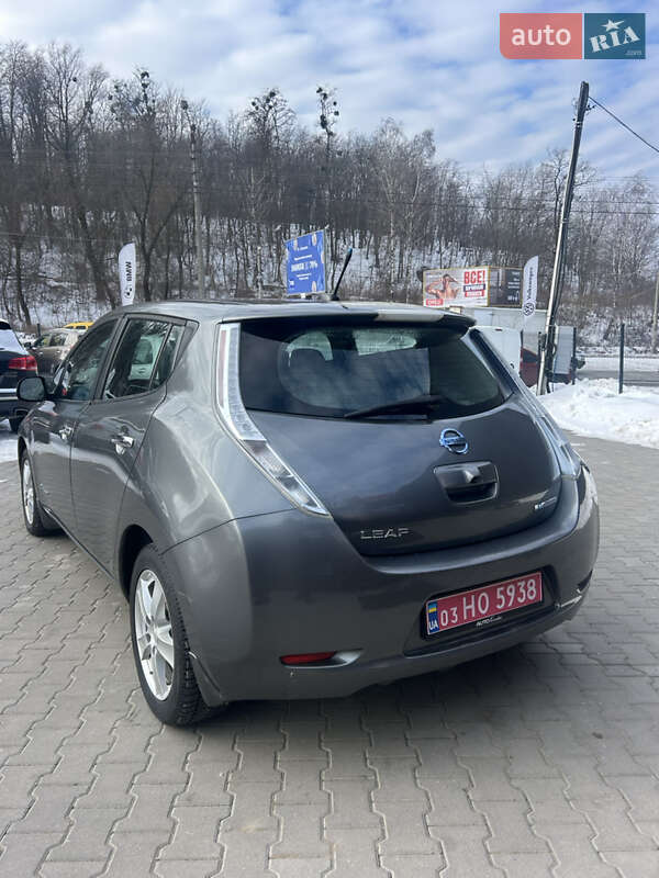 Хэтчбек Nissan Leaf 2015 в Черновцах