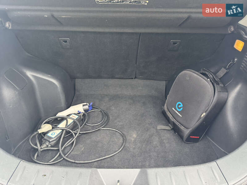 Хетчбек Nissan Leaf 2016 в Львові фото 9 Хетчбек Nissan Leaf 2016 в Львові