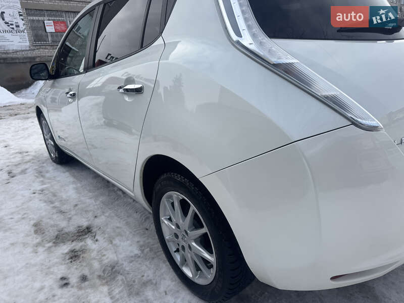 Хетчбек Nissan Leaf 2014 в Житомирі фото 3 Хетчбек Nissan Leaf 2014 в Житомирі