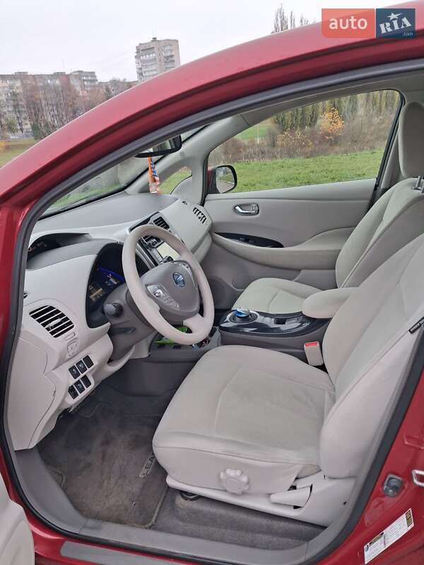 Хетчбек Nissan Leaf 2011 в Рівному