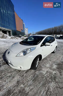 Хэтчбек Nissan Leaf 2016 в Хмельницком