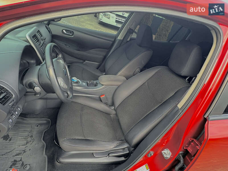Хэтчбек Nissan Leaf 2013 в Одессе
