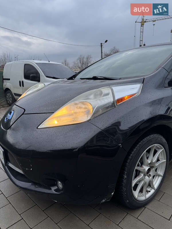 Хэтчбек Nissan Leaf 2013 в Ужгороде