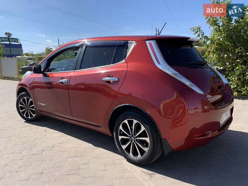 Хэтчбек Nissan Leaf 2015 в Львове