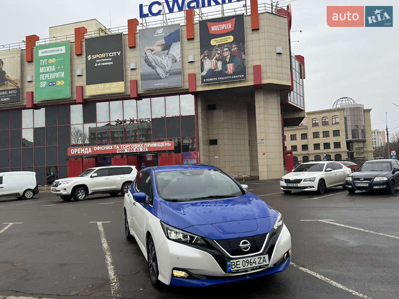 Хэтчбек Nissan Leaf 2018 в Николаеве