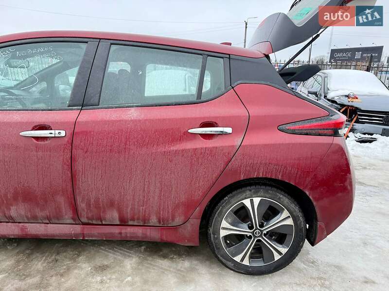 Хэтчбек Nissan Leaf 2018 в Киеве