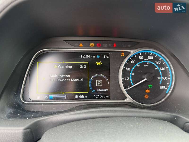 Хэтчбек Nissan Leaf 2018 в Киеве