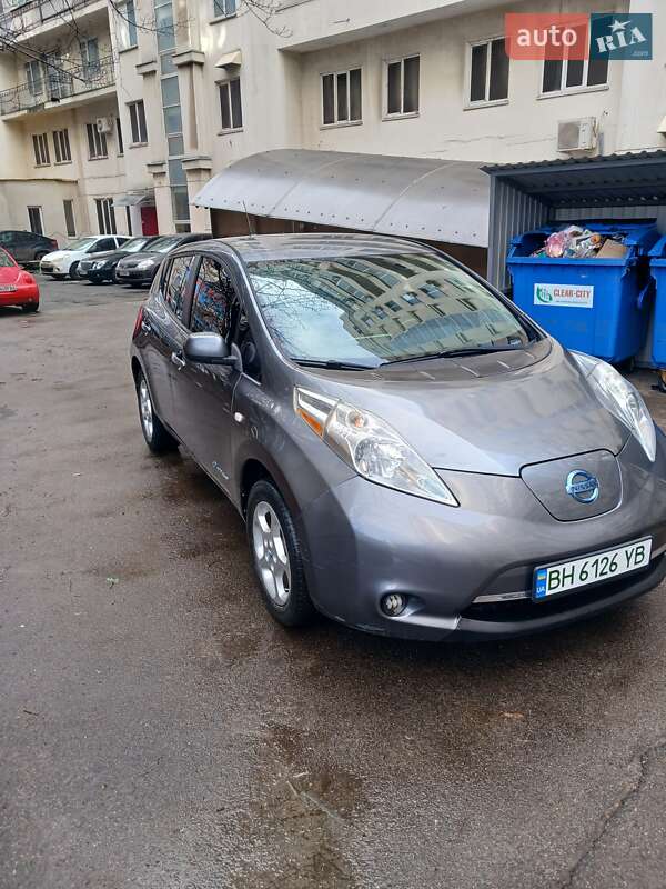 Хэтчбек Nissan Leaf 2015 в Одессе фото 3 Хэтчбек Nissan Leaf 2015 в Одессе