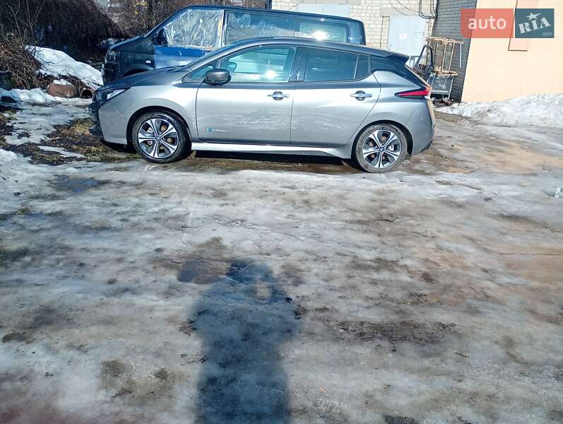 Хэтчбек Nissan Leaf 2018 в Львове