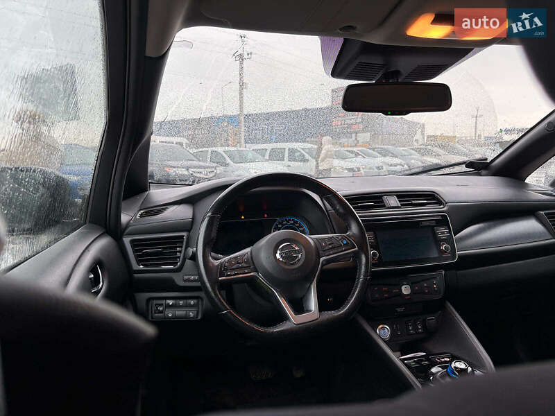 Хетчбек Nissan Leaf 2018 в Львові