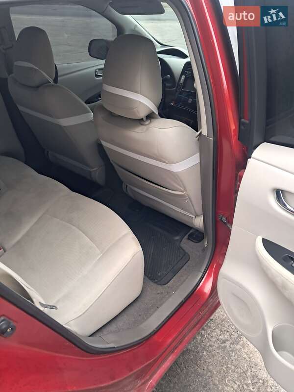 Хэтчбек Nissan Leaf 2011 в Кременчуге