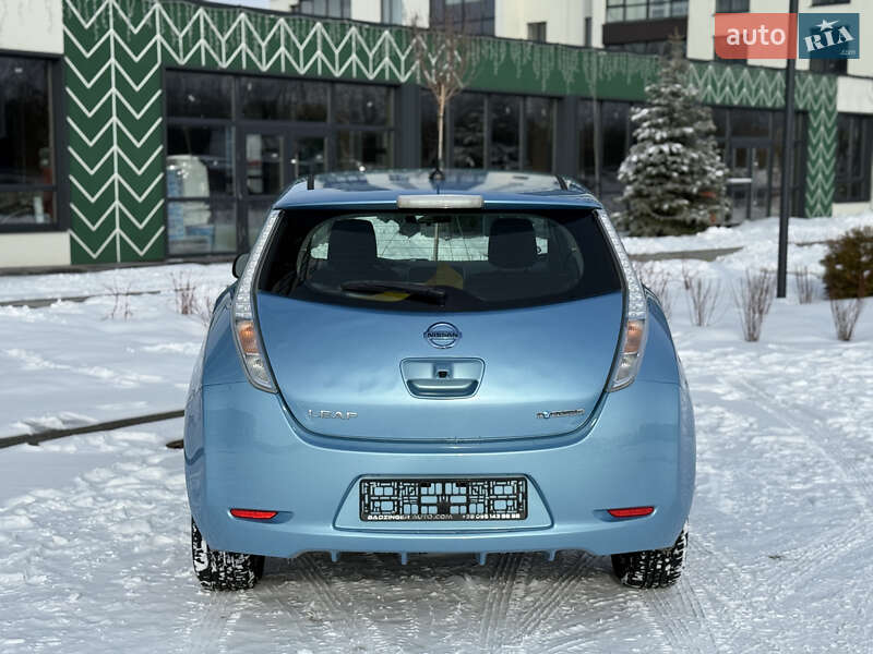 Хэтчбек Nissan Leaf 2014 в Городке