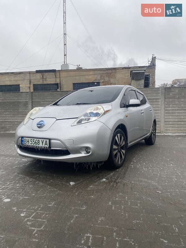 Хэтчбек Nissan Leaf 2013 в Одессе фото Хэтчбек Nissan Leaf 2013 в Одессе